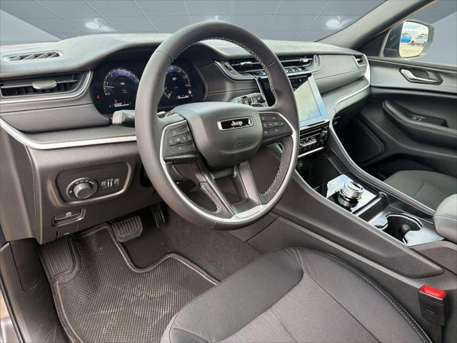 2026 Jeep Grand Cherokee Laredo 4x2