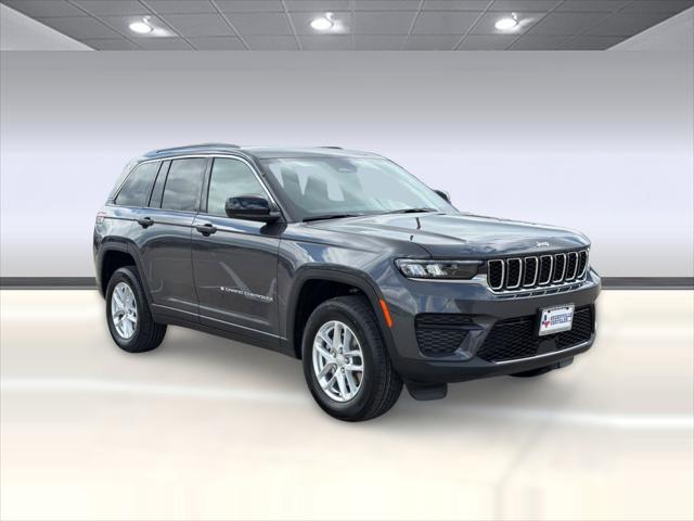 2026 Jeep Grand Cherokee Laredo 4x2