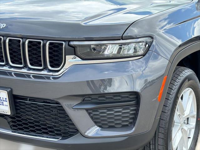 2026 Jeep Grand Cherokee Laredo 4x2