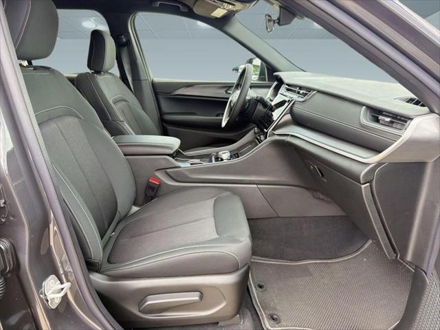 2026 Jeep Grand Cherokee Laredo 4x2