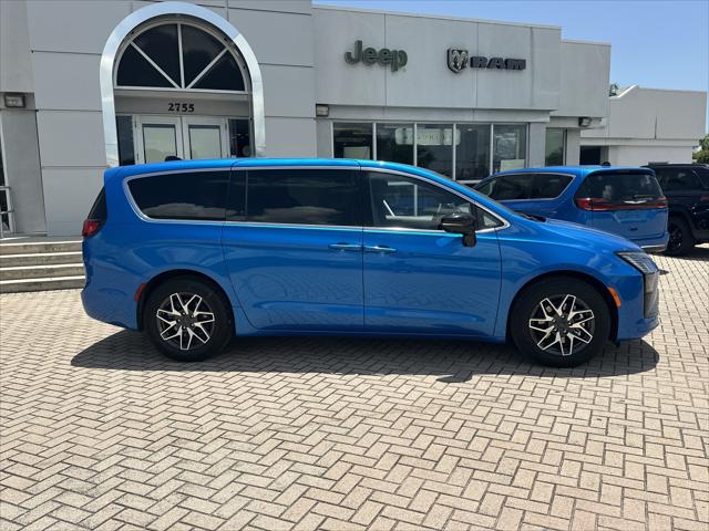 2027 Chrysler Pacifica Limited