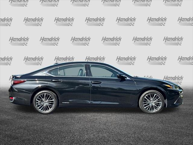 2022 Lexus ES 300h 300h