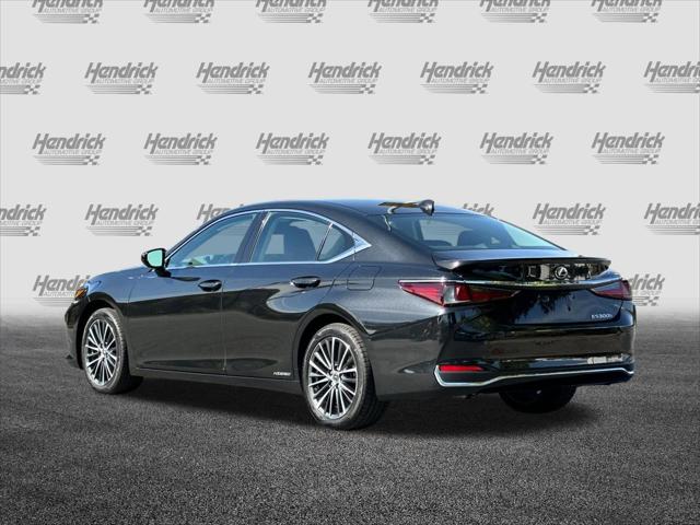 2022 Lexus ES 300h 300h
