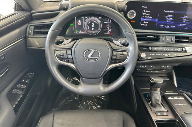 2022 Lexus ES 300h 300h