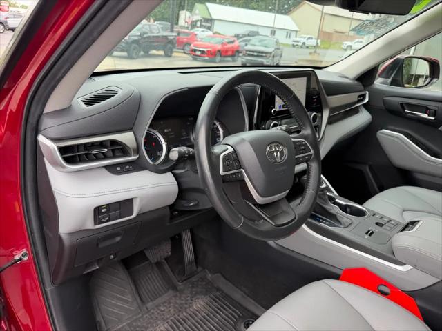 2023 Toyota Highlander Hybrid XLE