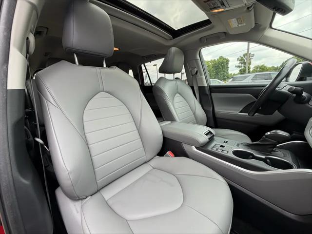 2023 Toyota Highlander Hybrid XLE