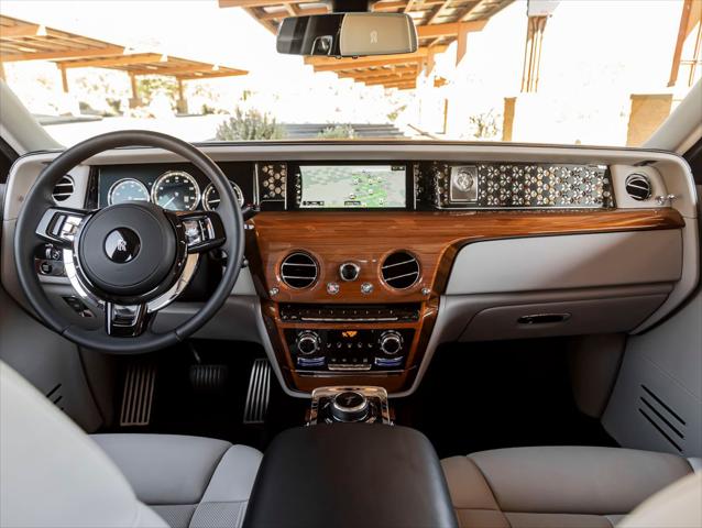 2023 Rolls-Royce Phantom Base