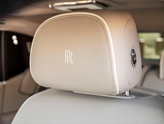 2023 Rolls-Royce Phantom Base