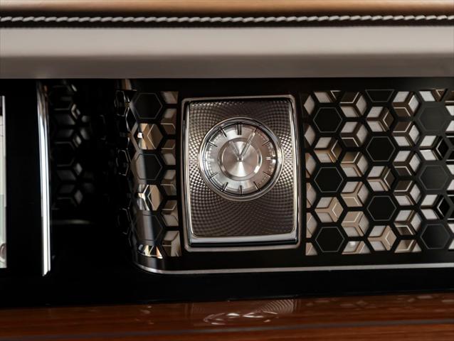 2023 Rolls-Royce Phantom Base