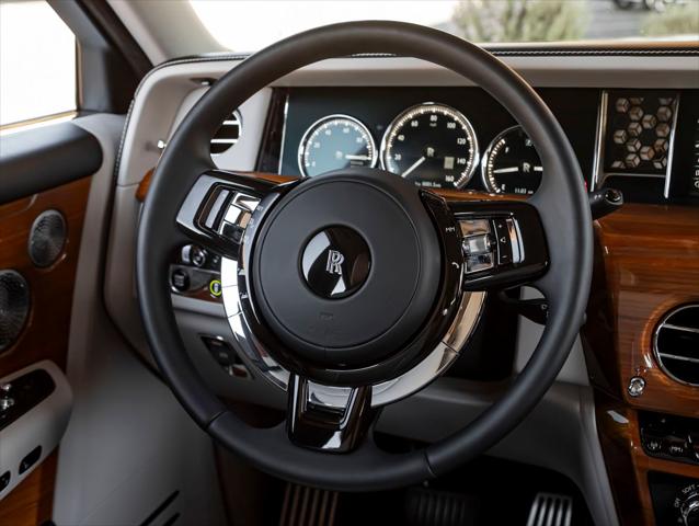 2023 Rolls-Royce Phantom Base