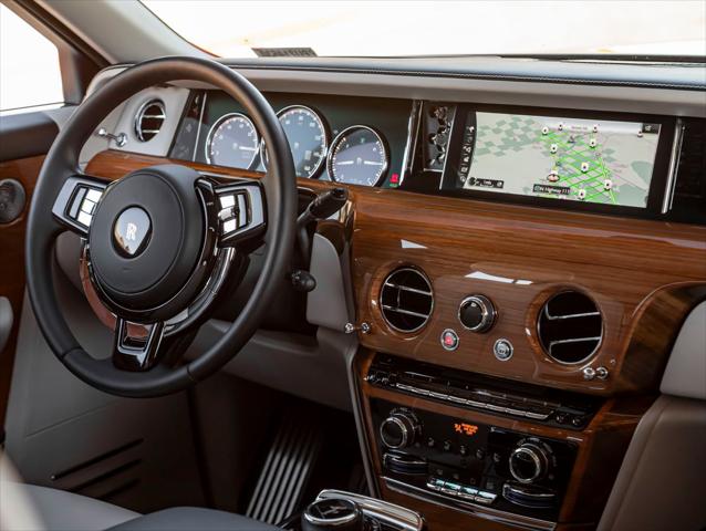 2023 Rolls-Royce Phantom Base