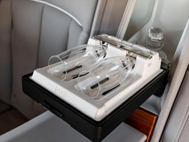 2023 Rolls-Royce Phantom Base