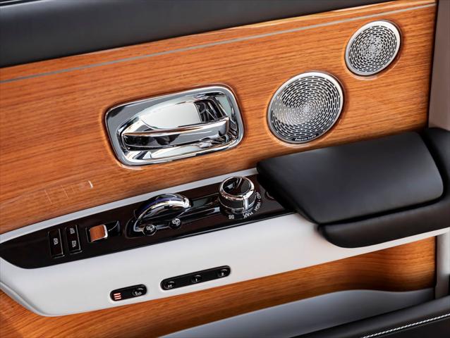 2023 Rolls-Royce Phantom Base