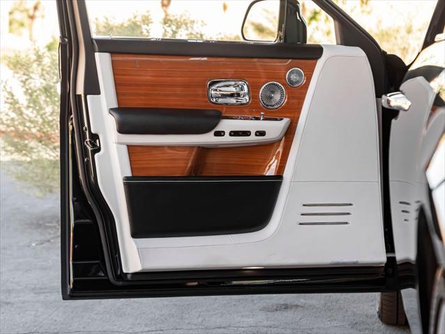 2023 Rolls-Royce Phantom Base