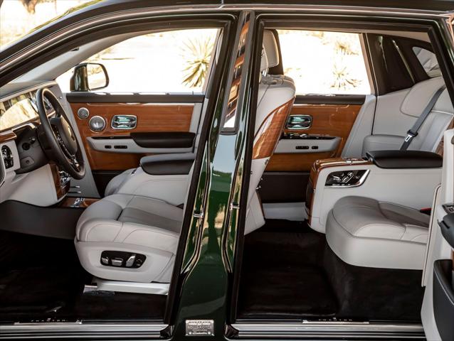 2023 Rolls-Royce Phantom Base