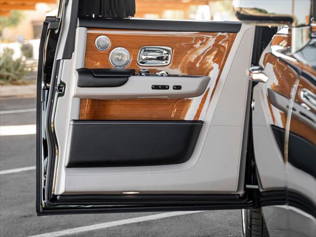 2023 Rolls-Royce Phantom Base