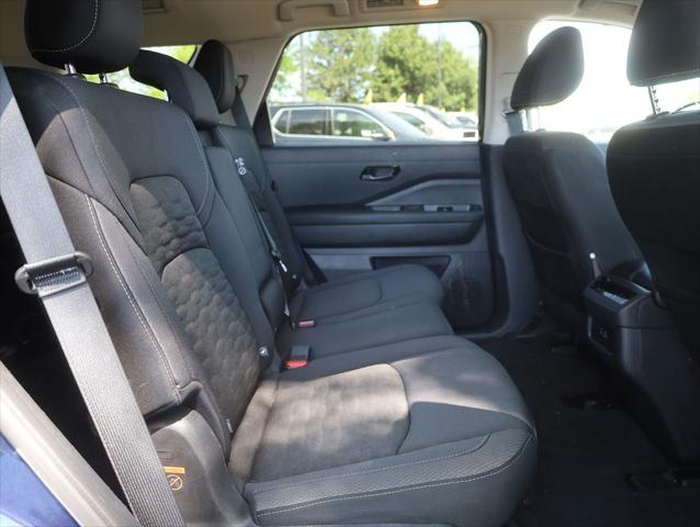 2025 Nissan Pathfinder SV 4WD