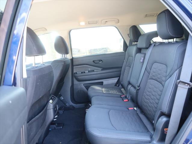 2025 Nissan Pathfinder SV 4WD