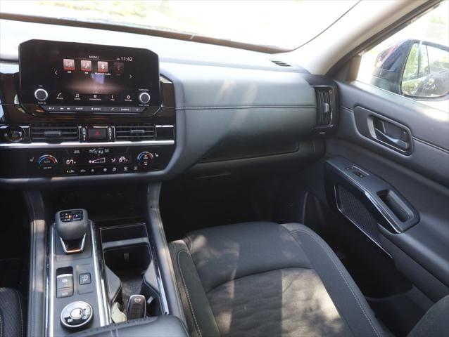 2025 Nissan Pathfinder SV 4WD