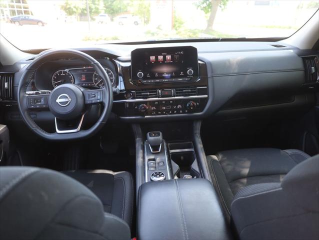 2025 Nissan Pathfinder SV 4WD