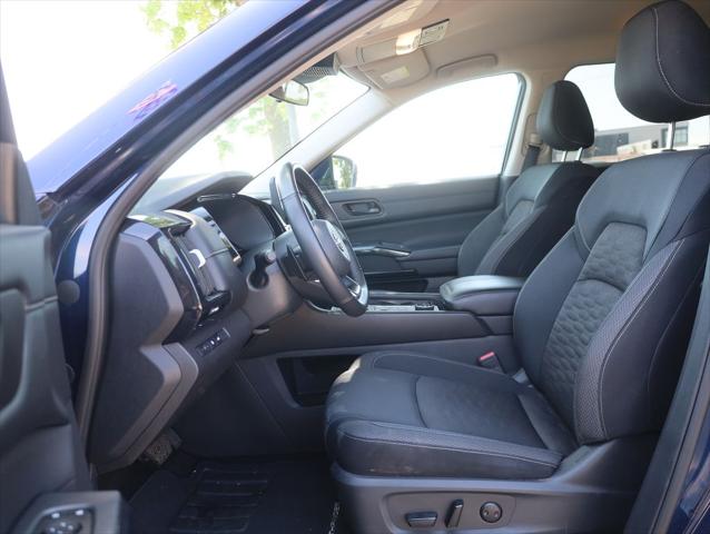 2025 Nissan Pathfinder SV 4WD