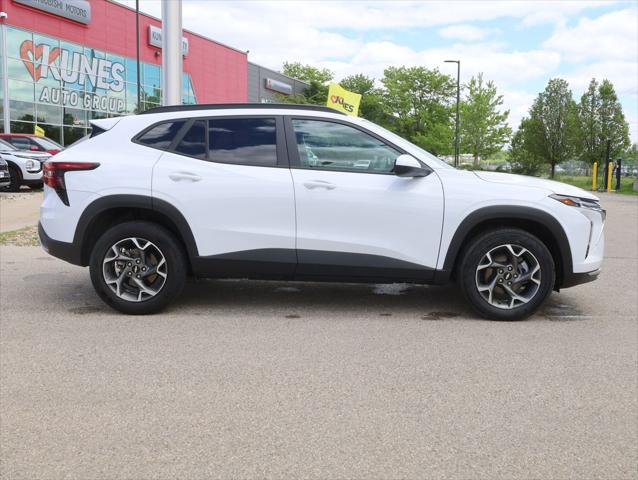 2025 Chevrolet Trax FWD LT
