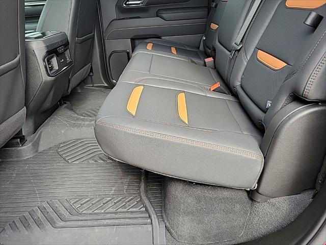 2025 GMC Sierra 2500HD 4WD Crew Cab Standard Bed AT4
