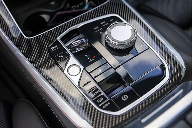 2025 BMW X5 M60i