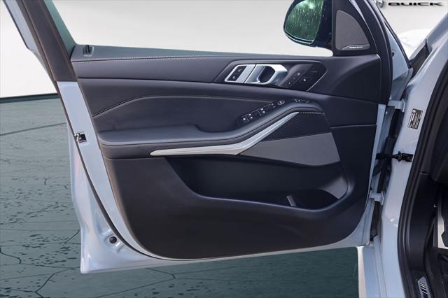 2025 BMW X5 M60i