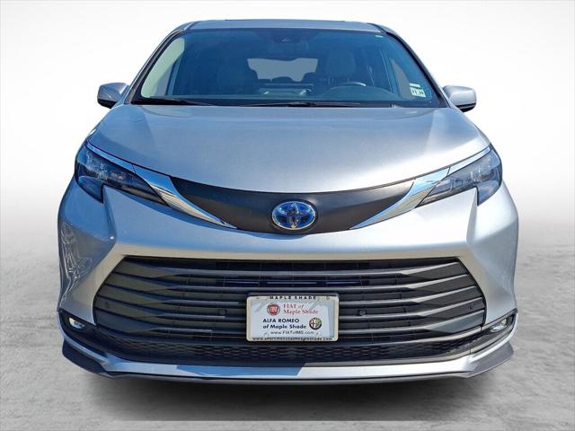 2025 Toyota Sienna XLE 2025 Toyota Sienna XLE