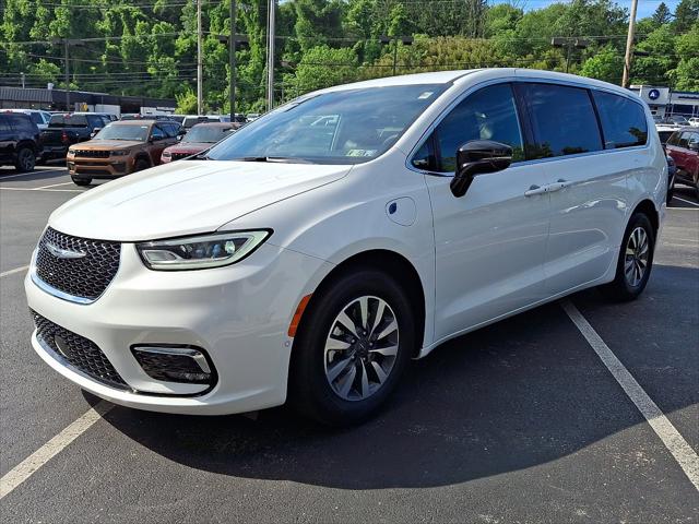 2025 Chrysler Pacifica Hybrid Select 2025 Chrysler Pacifica Hybrid Select