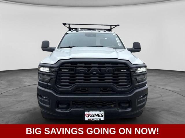 2026 RAM 3500 Chassis RAM 3500 TRADESMAN CREW CAB CHASSIS 4X4 60 CA
