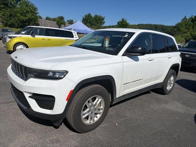 2022 Jeep Grand Cherokee Laredo 4x4