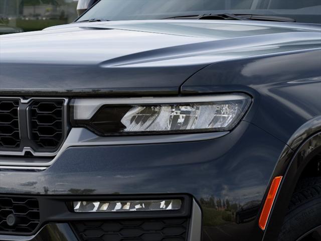 New 2026 Diamond Black Crystal Pearl-Coat Exterior Paint Jeep Limited Reserve image 35