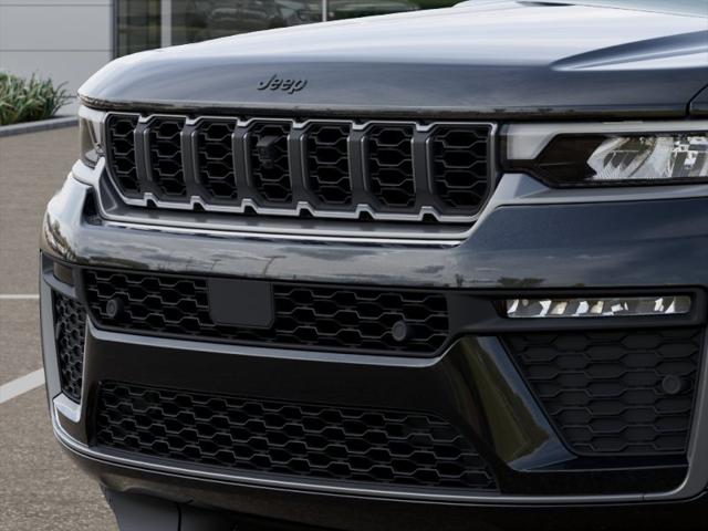 New 2026 Diamond Black Crystal Pearl-Coat Exterior Paint Jeep Limited Reserve image 36