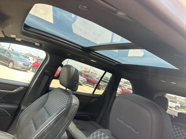 2025 GMC Acadia AWD Denali