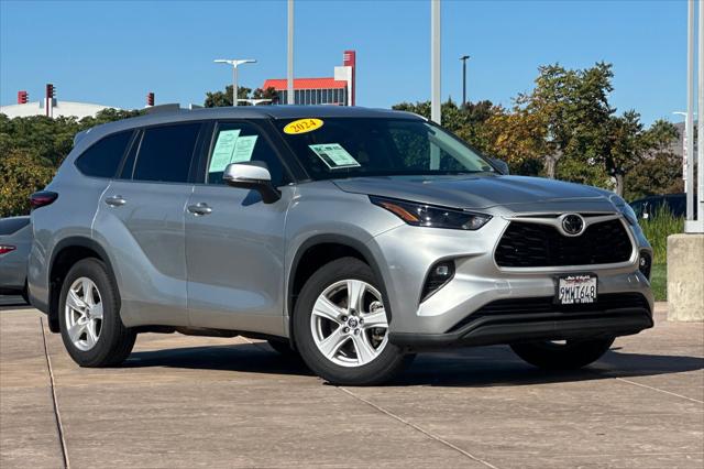 2024 Toyota Highlander LE