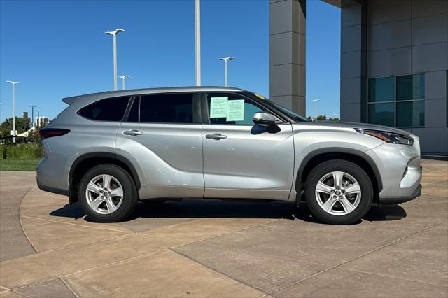 2024 Toyota Highlander LE