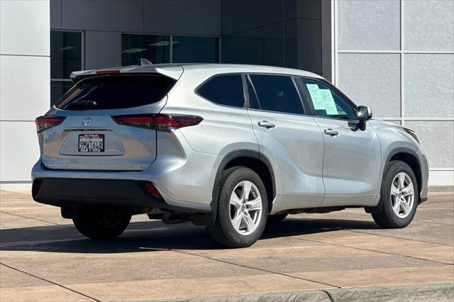 2024 Toyota Highlander LE