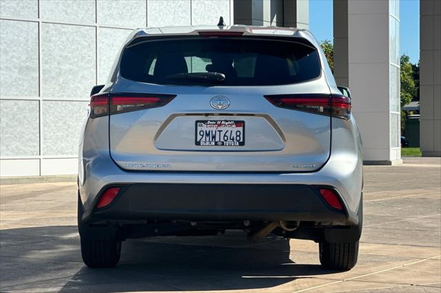 2024 Toyota Highlander LE