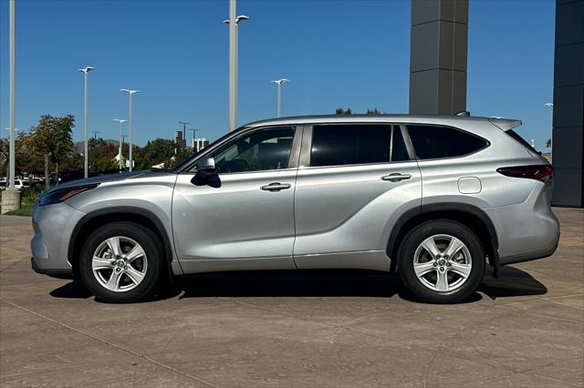 2024 Toyota Highlander LE