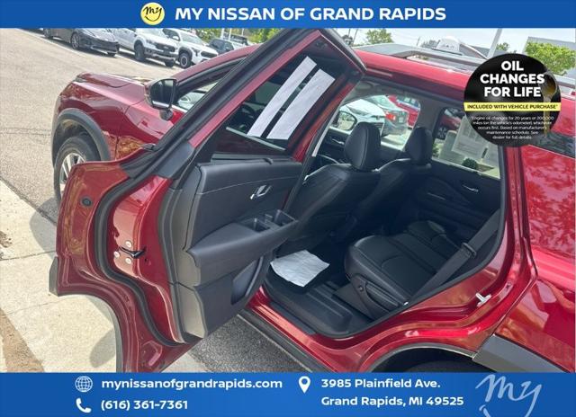 2025 Nissan Pathfinder SL 4WD