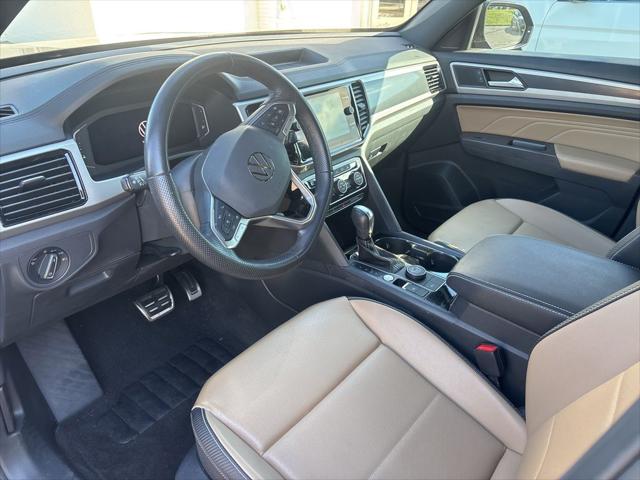 2023 Volkswagen Atlas Cross Sport 3.6L V6 SEL R-Line Black