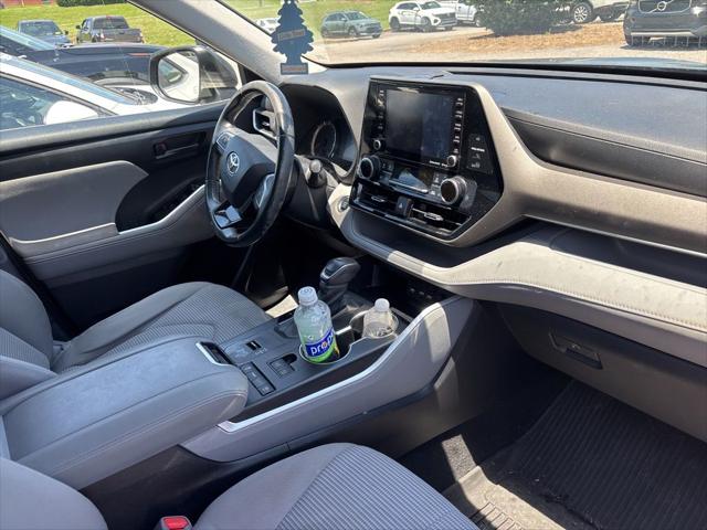 2020 Toyota Highlander LE