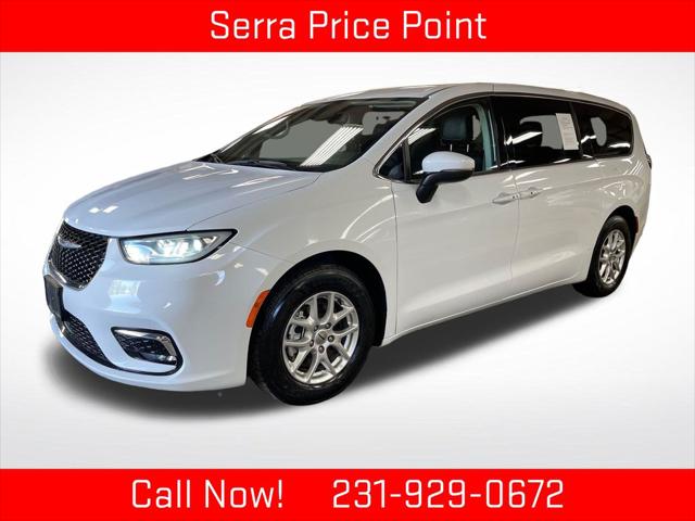 2023 Chrysler Pacifica Touring L for sale in TRAVERSE CITY, MI
