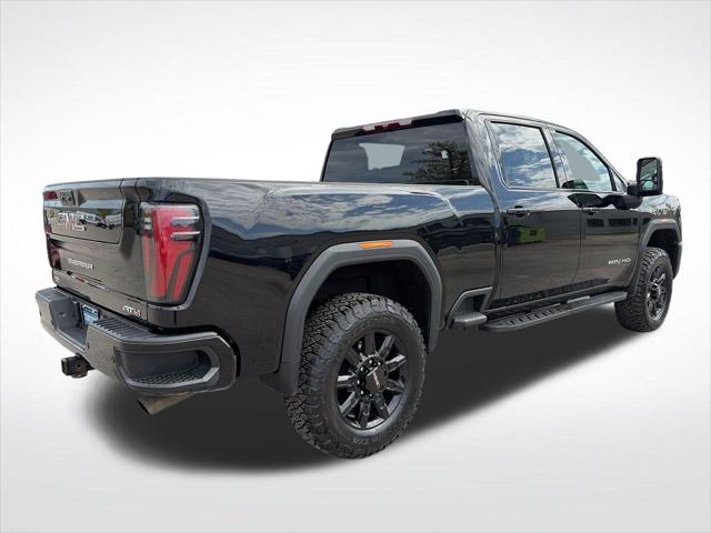 2024 GMC Sierra 2500HD 4WD Crew Cab Standard Bed AT4