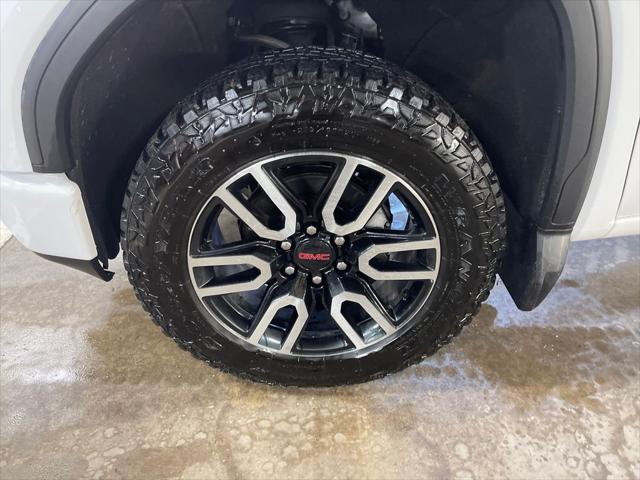 2022 GMC Sierra 1500 Limited 4WD Crew Cab Short Box AT4