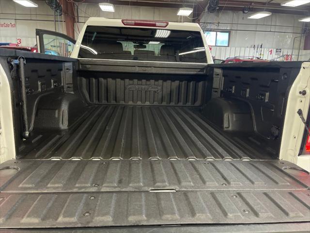 2022 GMC Sierra 1500 Limited 4WD Crew Cab Short Box AT4