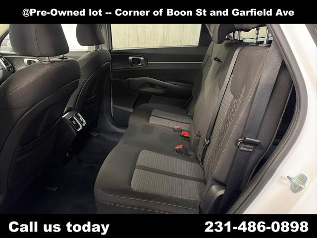 2022 Kia Sorento LX