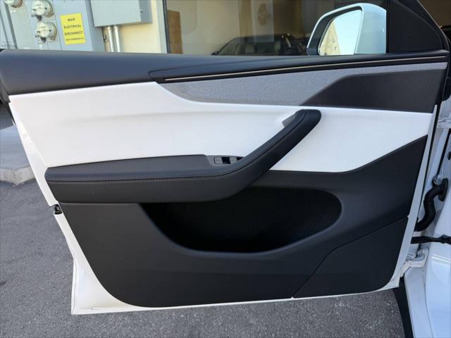 2026 Tesla Model Y Premium Rear-Wheel Drive